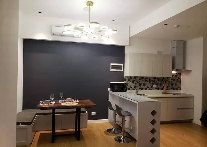 2 Bedroom Executive Under New Management Manila